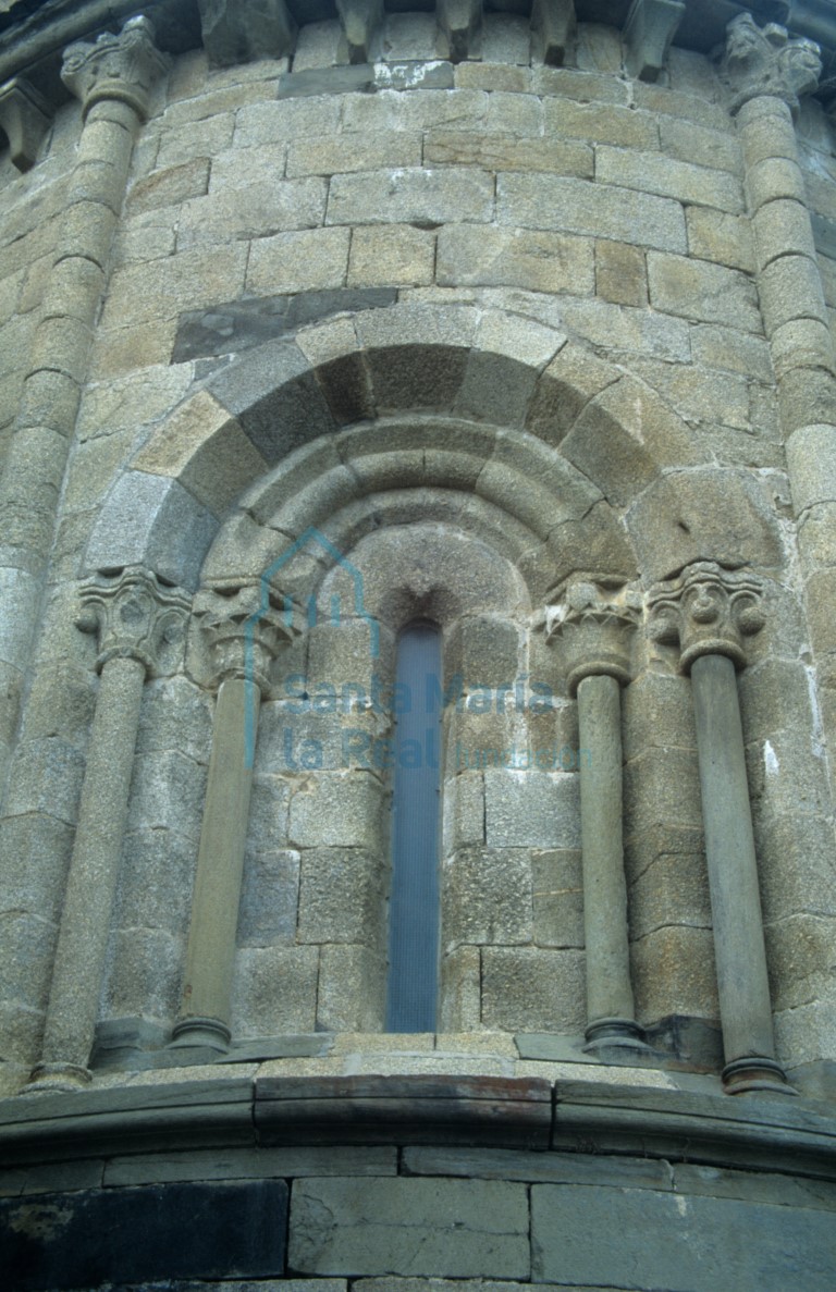 Ventana del ábside mayor