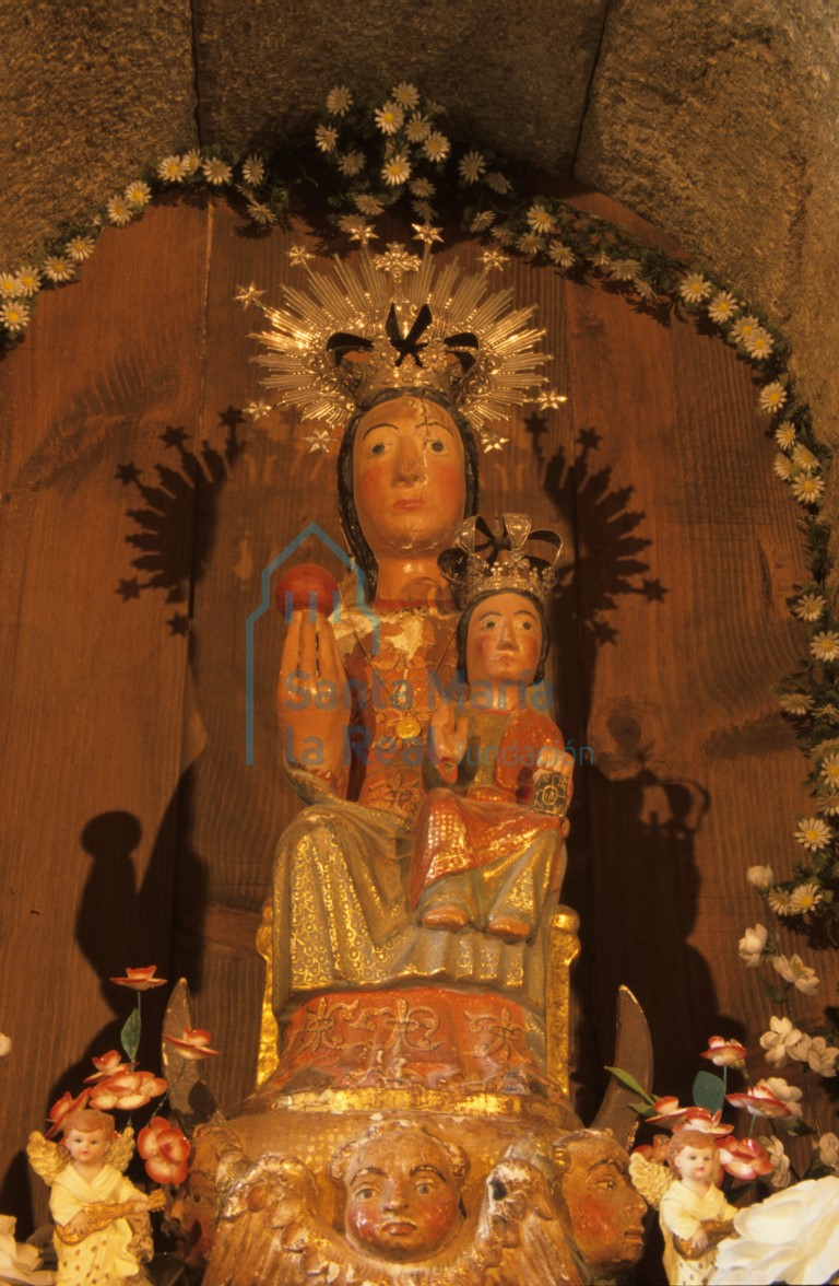 Vista frontal de la Virgen de Gracias