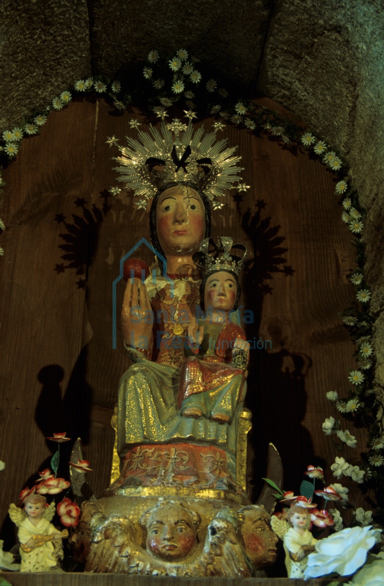 Vista frontal de la Virgen de Gracias