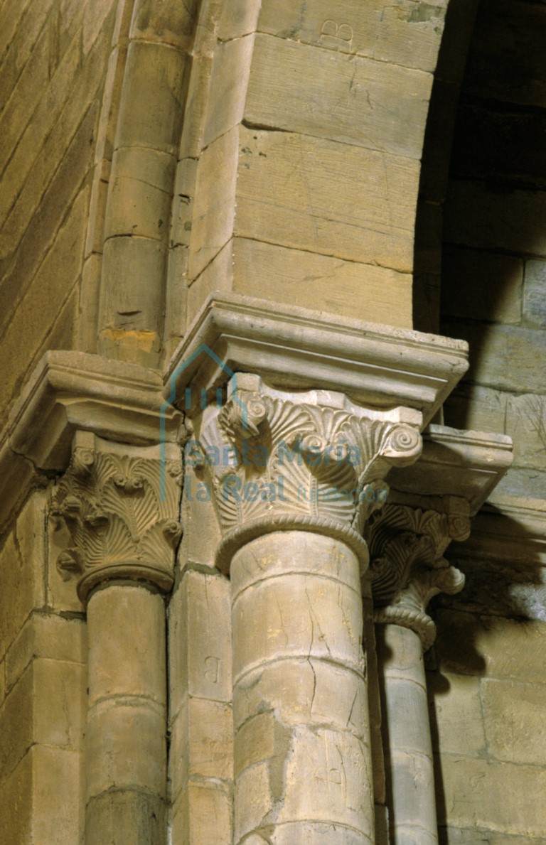 Detalle de los capiteles de la cabecera