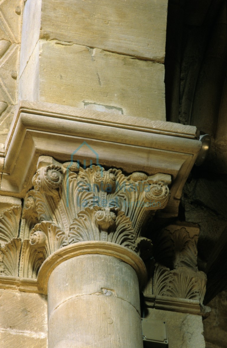 Detalle de los capiteles de la cabecera