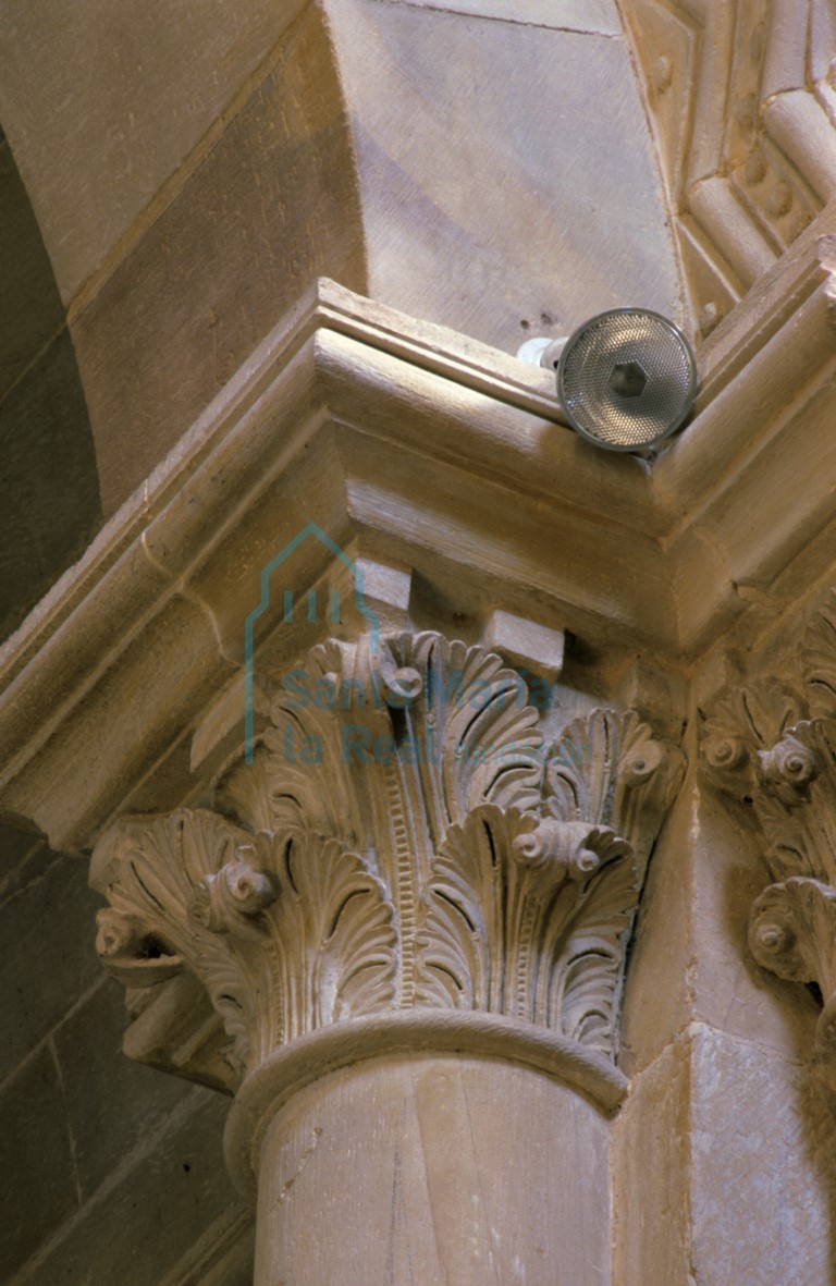 Detalle de los capiteles de la cabecera