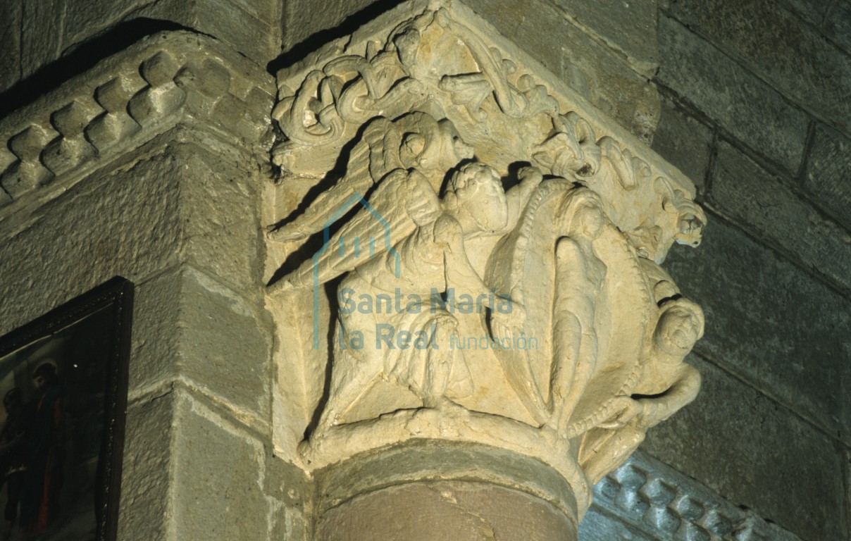 Detalle del capitel del arco triunfal