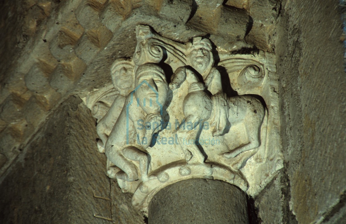 Capitel del interior