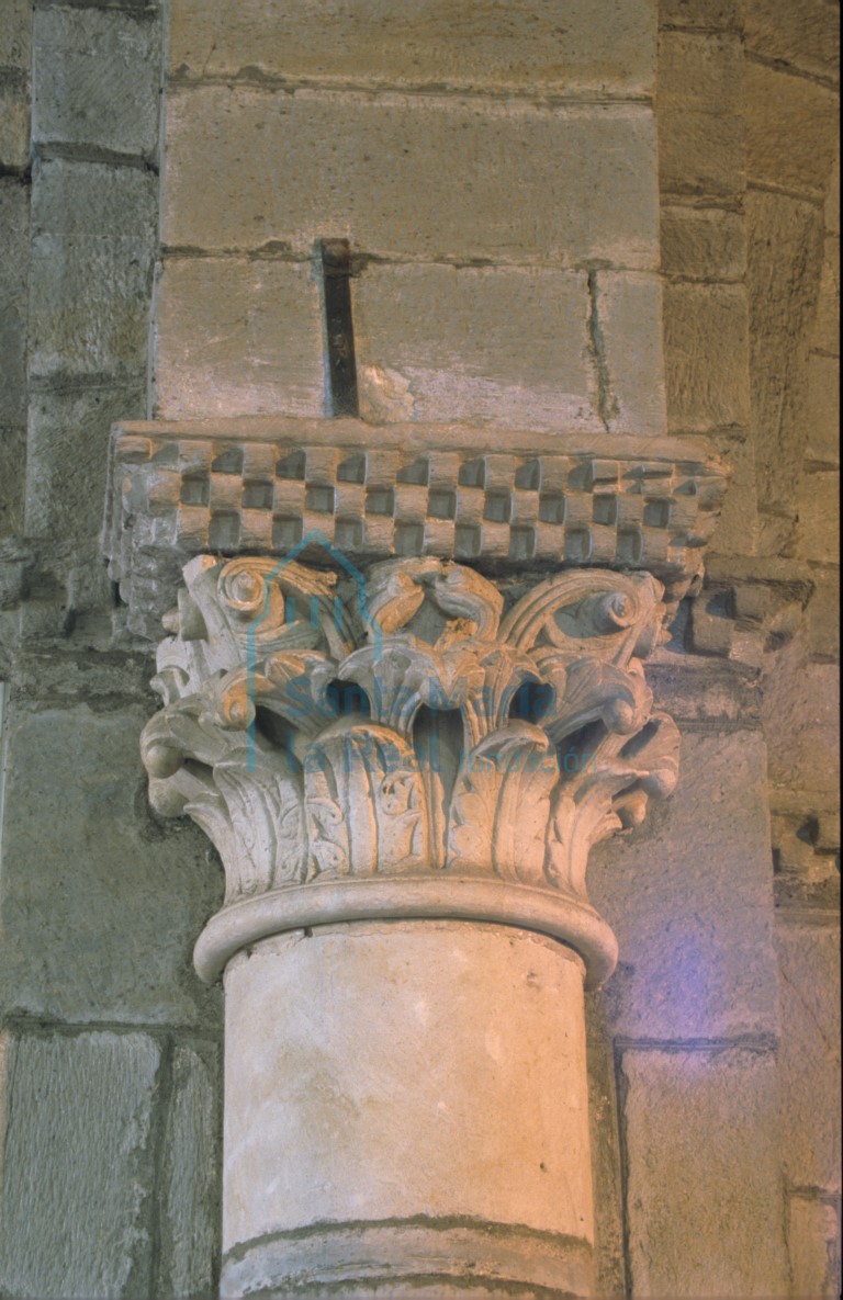 Capitel de  la nave
