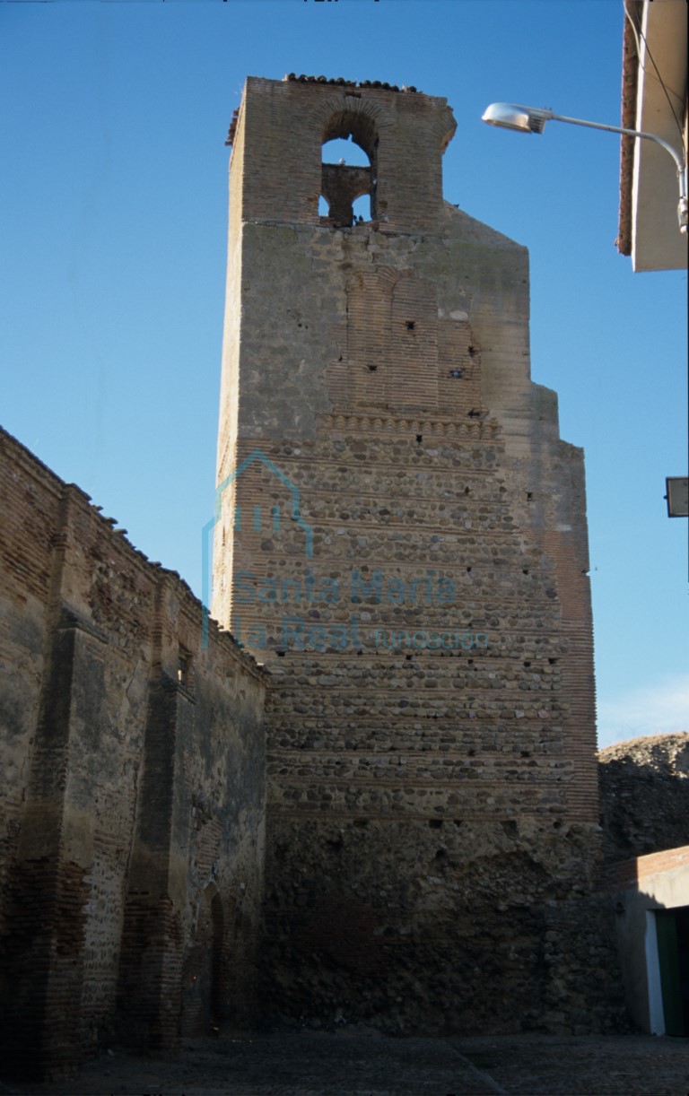 Vista de la torre desde el este