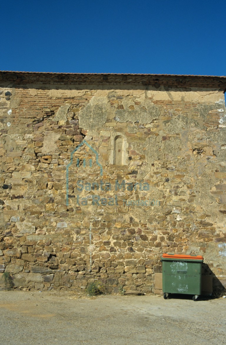 Vista del muro oriental de la cabecera