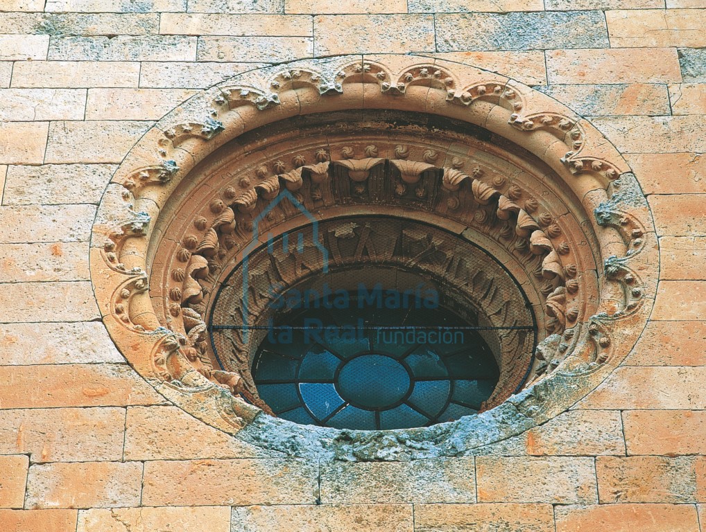 Óculo de la fachada sur