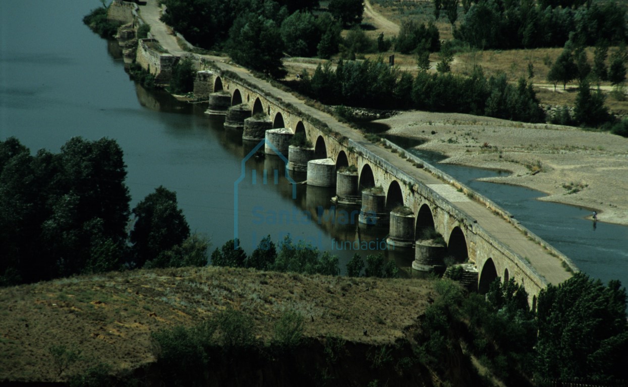 Puente sobre el Duero