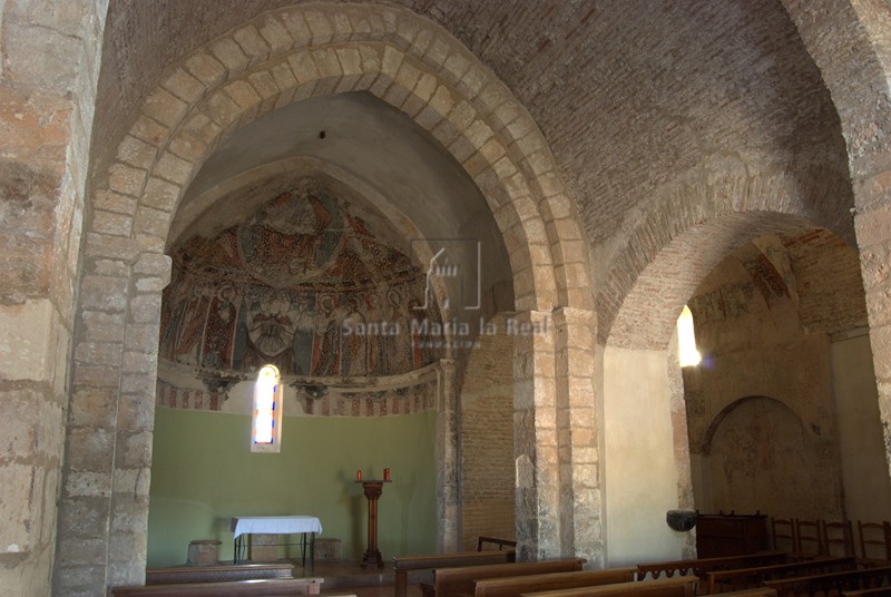 Detalle interior de la ermita de la Virgen de Cabañas