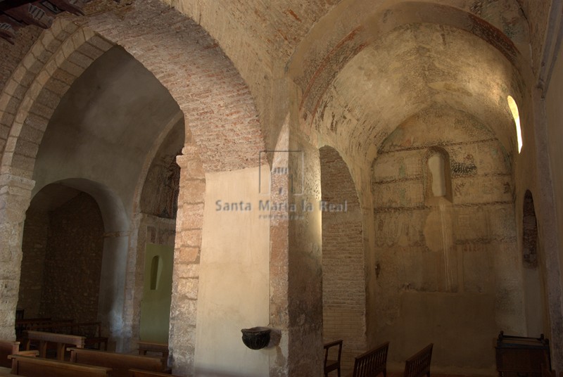 Detalle interior de la ermita de la Virgen de Cabañas