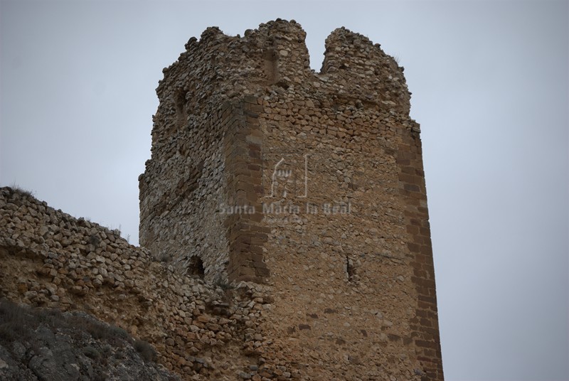 Detalle de uno de los torreones angulares del castillo