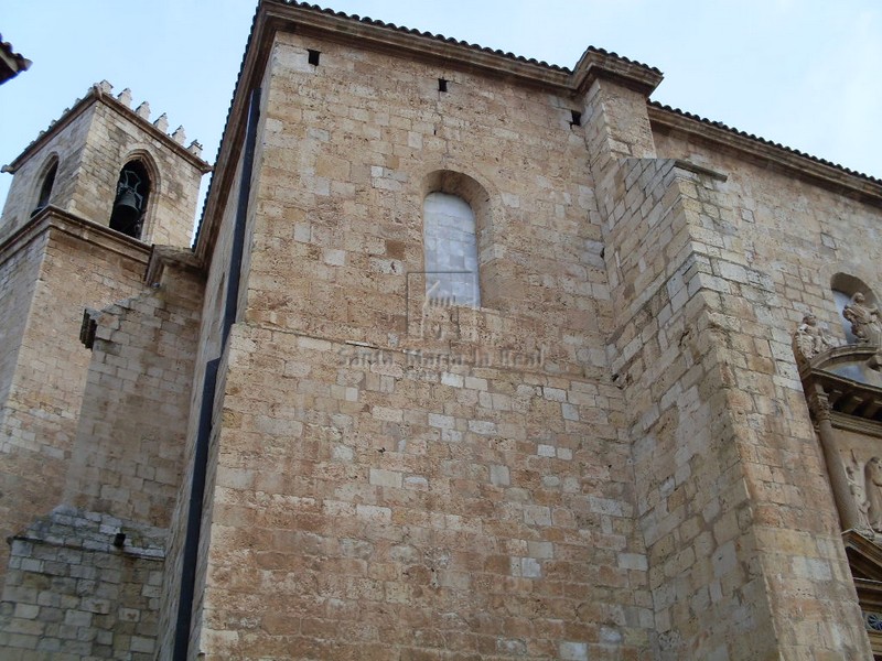 Torre y detalle del muro sur