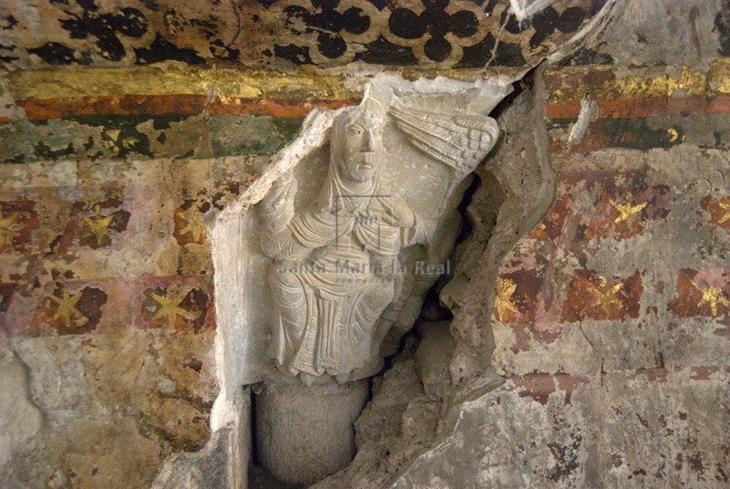 Capitel interior del ábside, Anunciación
