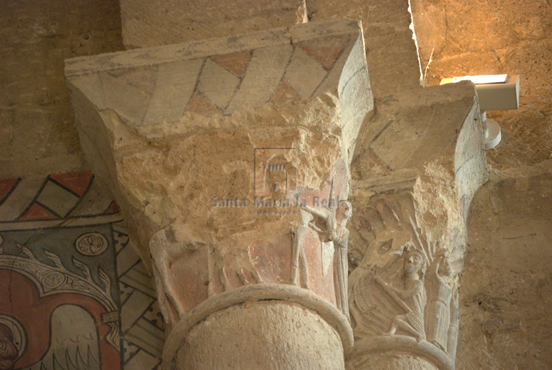 Capiteles del lado sur de la capilla mayor