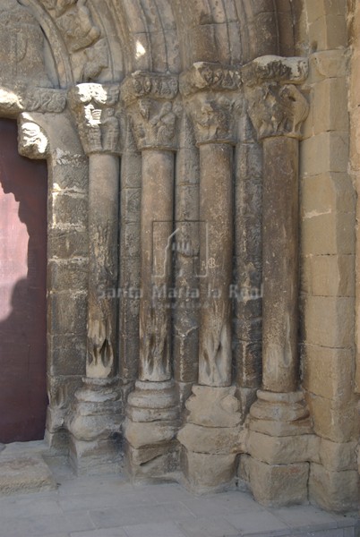Grupo de columnas del lado derecho de la portada mericional