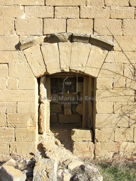 Puerta de la fachada occidental