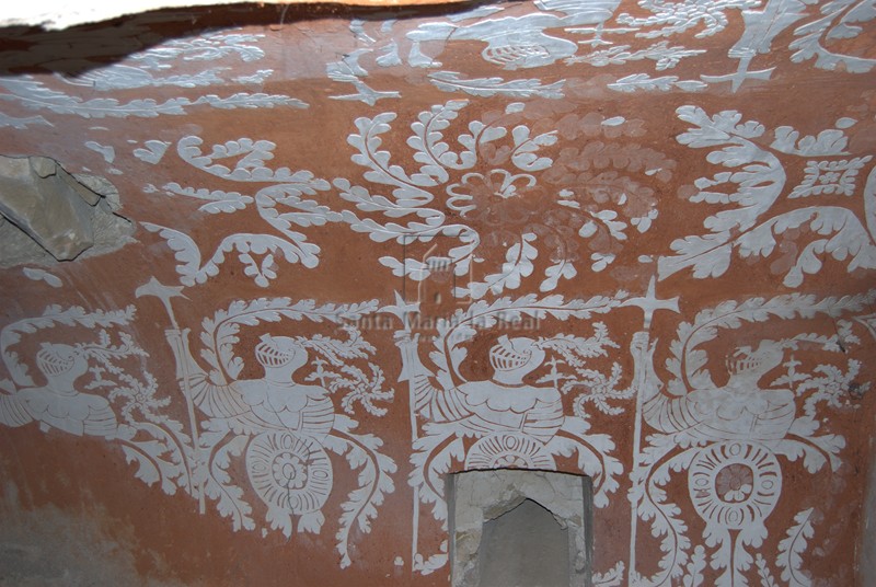 Restos de pinturas murales en la cripta