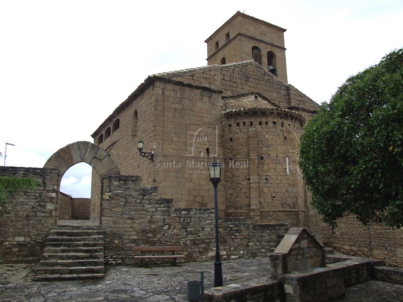 Exterior iglesia de San Adrián