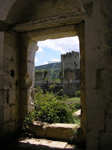 Vista de las torres defensivas desde la ermita